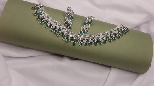 Vera Exquisite Green Teardrop Necklace & Earring Set for Women